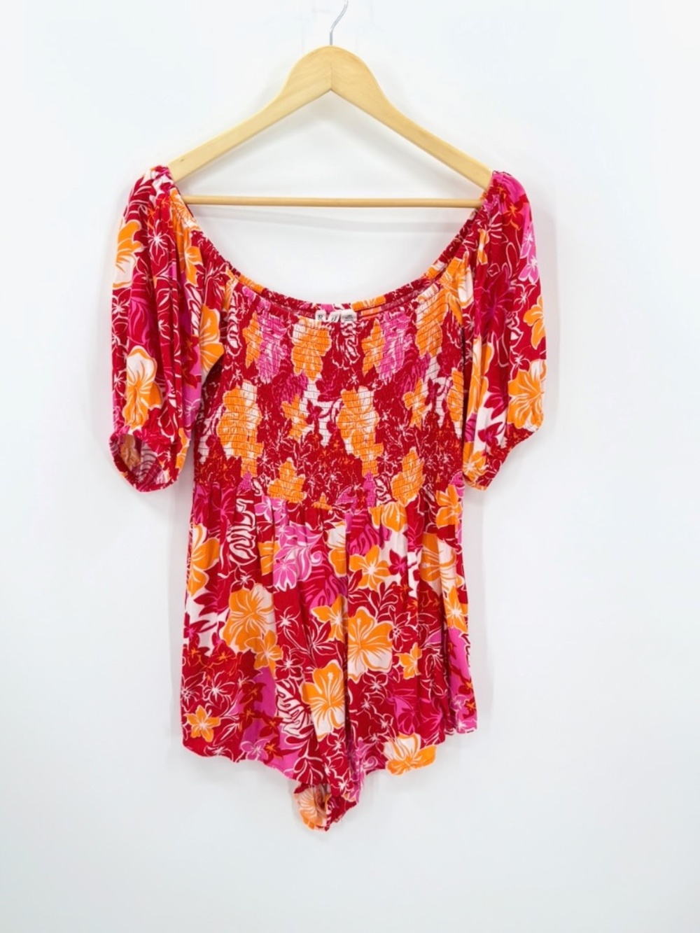 Roxy Romper M Viscose Red Pink Orange Tropical Hibiscus Floral Smocked Shoulder